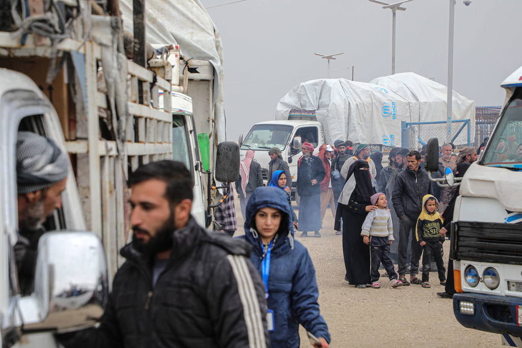 Un convoi pour soutenir le retour volontaire de Syriens du camp de déplacés d'Areesha dans le nord-est de la Syrie.